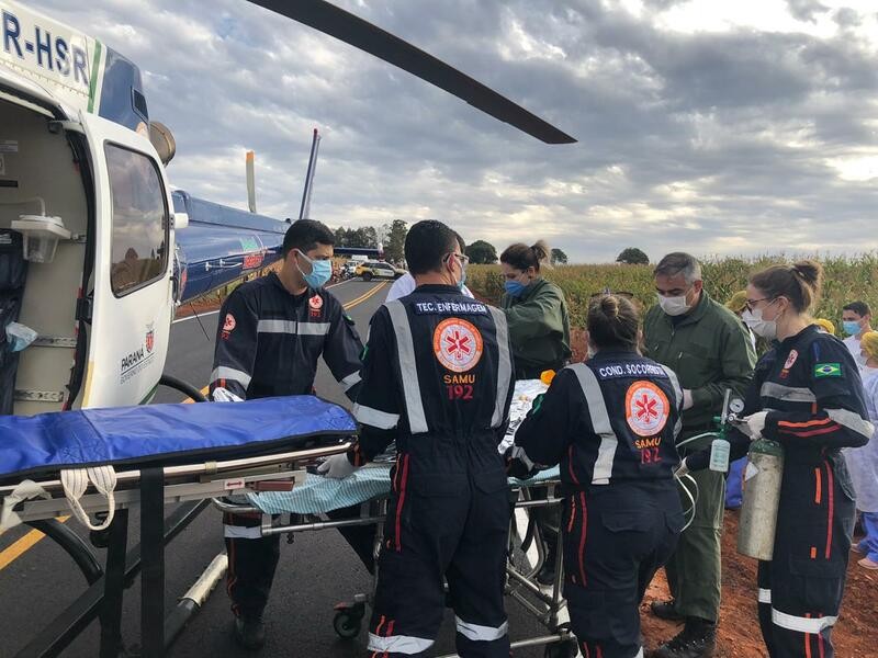 Equipes de resgate durante o socorro à vítima – Foto: Samu Aéreo