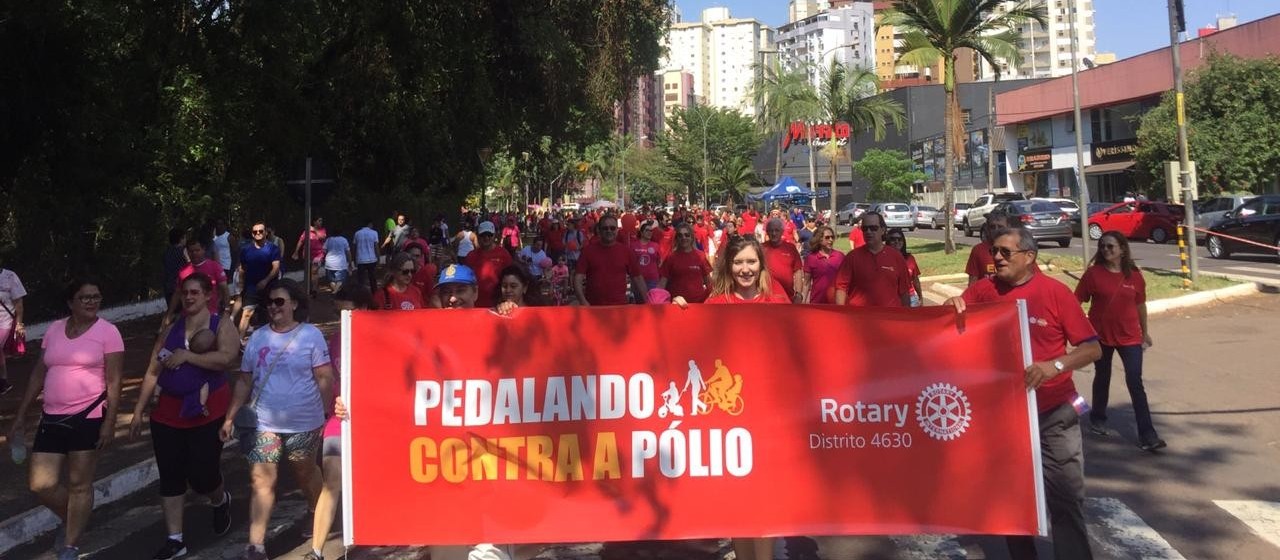 Rotarianos fazem pedalada de incentivo a vacinação infantil