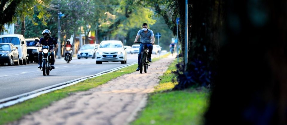 Bikes precisam de segurança e respeito, mas também respeitar