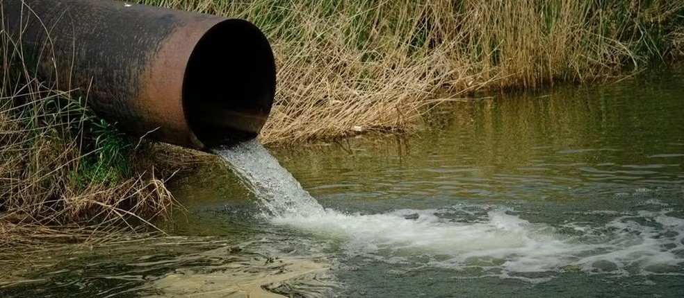 Algumas regiões de Maringá ainda não têm rede de esgoto