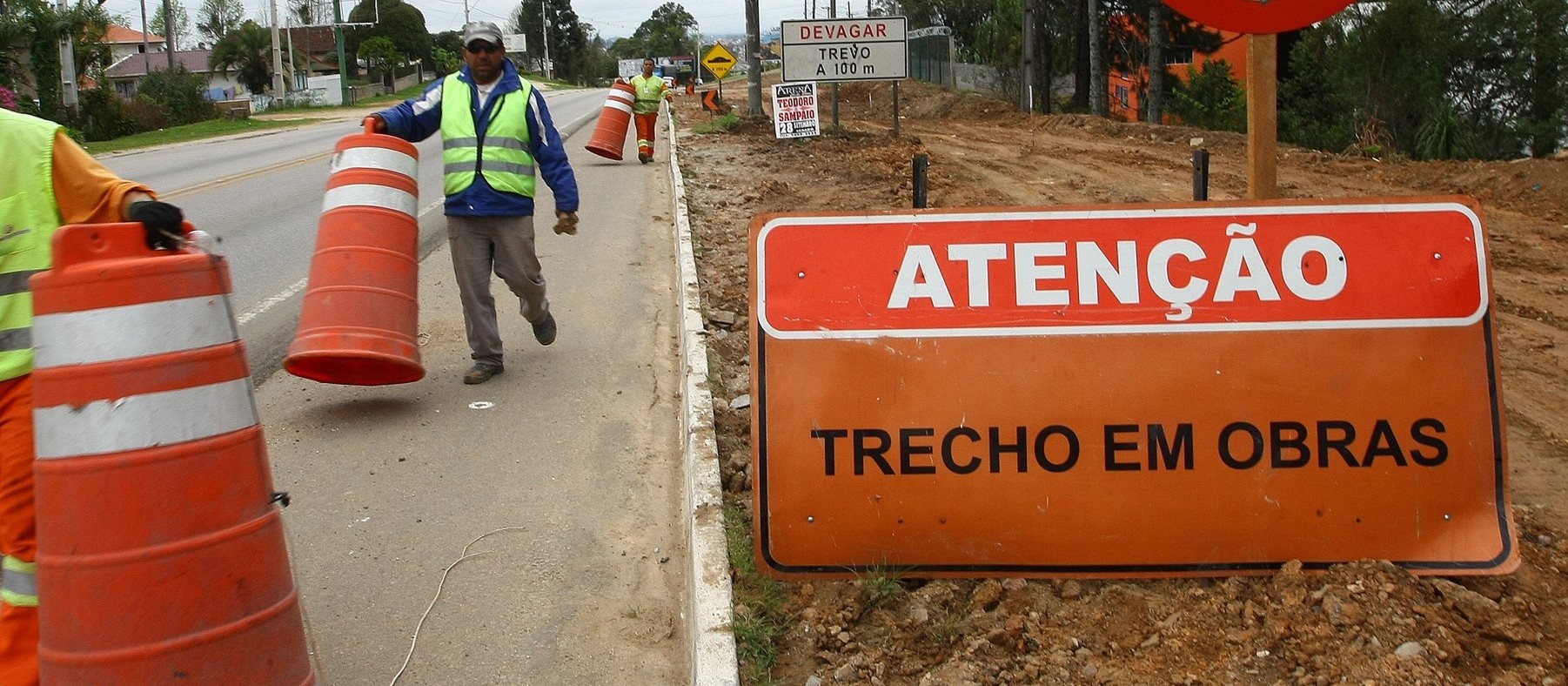 Obras públicas paralisadas somam R$ 17 mi