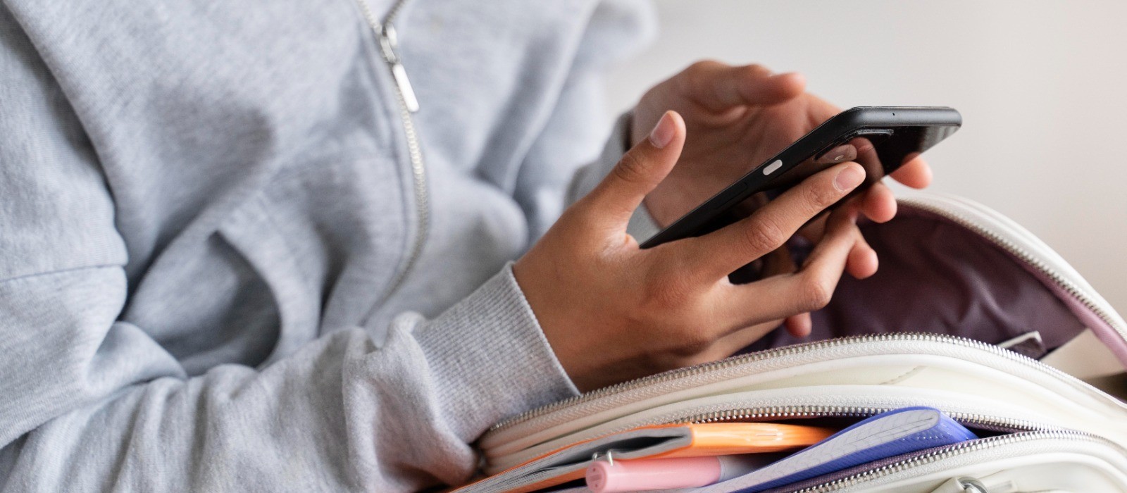  Uso de celular em sala de aula vai depender de autorização do professor