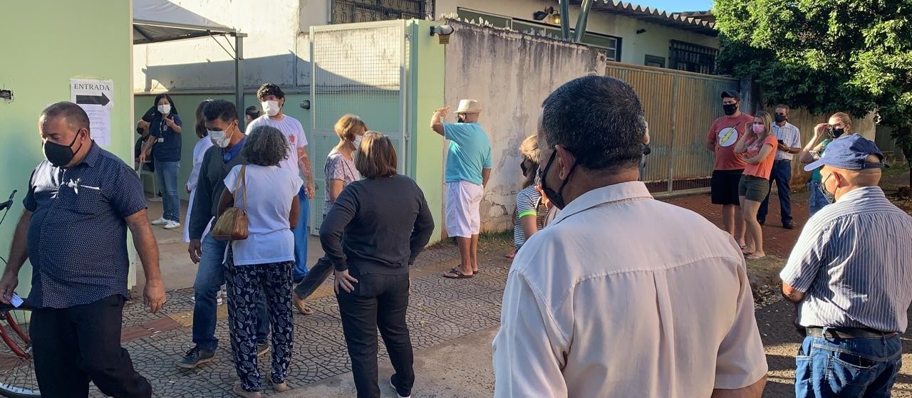 Vacinação contra a Covid é para idosos com 64 anos ou mais neste feriado