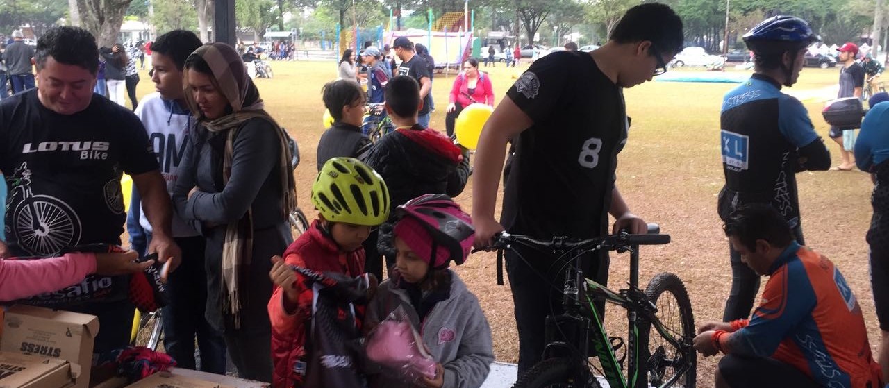 Mesmo com chuva, passeio ciclístico acontece em Maringá