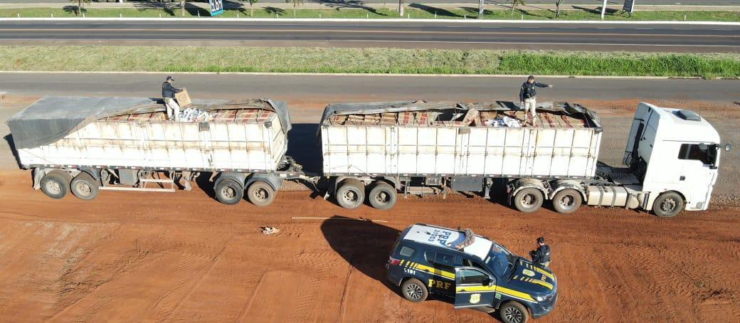 PRF apreende 600 mil maços de cigarros em bitrem de nove eixos