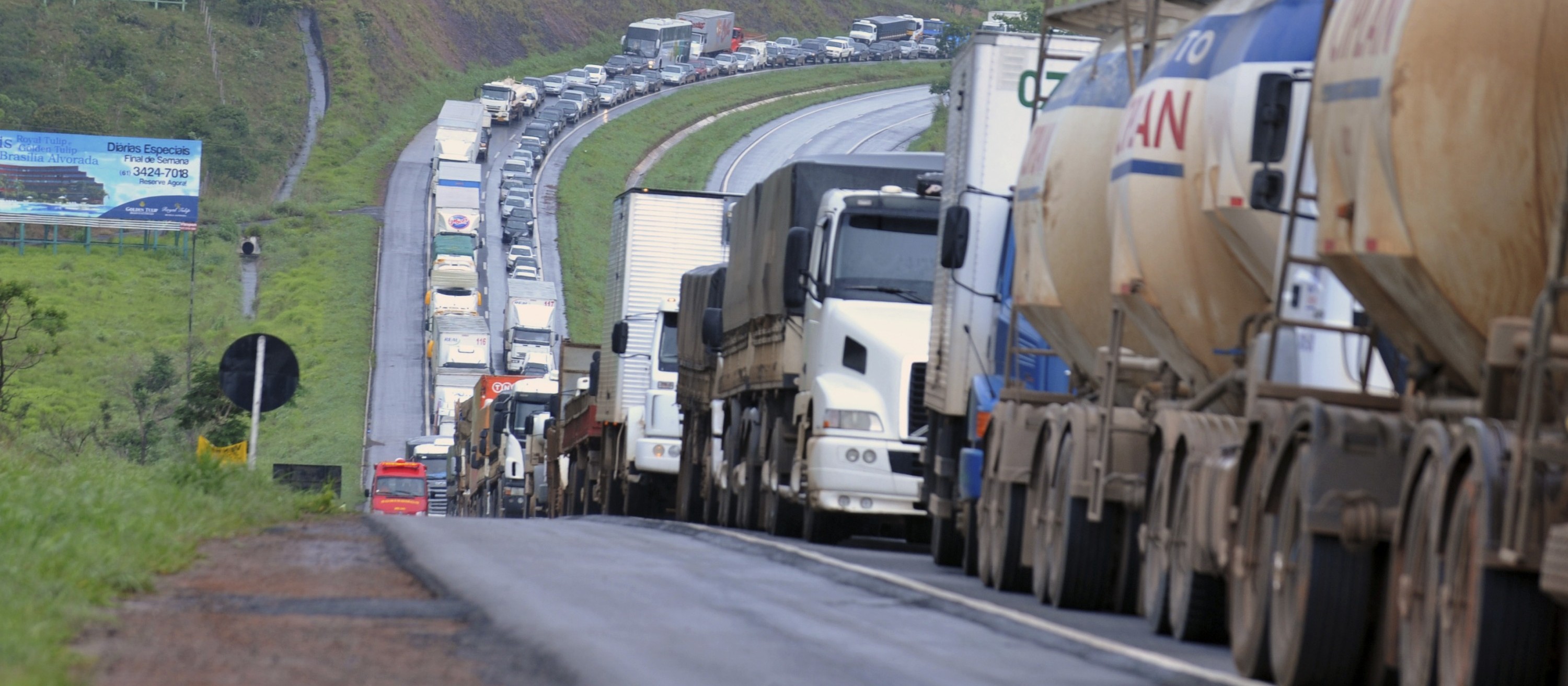 Greve dos caminhoneiros mostra que Brasil tem apenas um modal de transporte