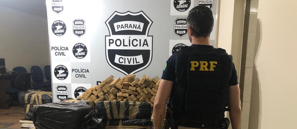 Quase 900 quilos de maconha são apreendidos na BR-376