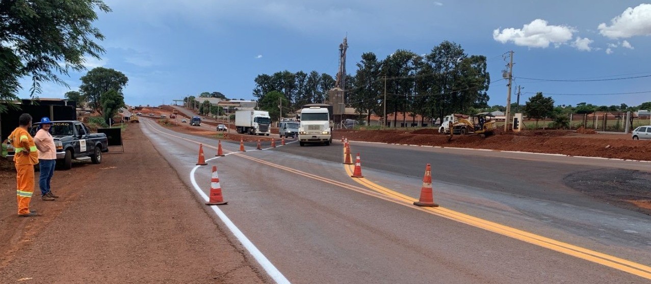 Obras na PR-323 alteram tráfego de veículos em Doutor Camargo