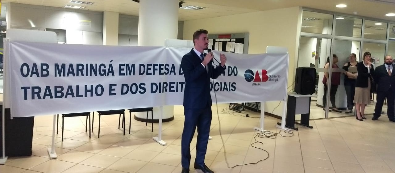 Advogados protestam contra ataques vindos do Executivo e Legislativo