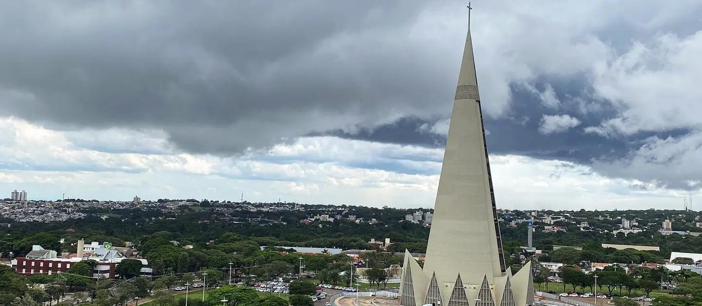 Frente fria deve mudar o tempo em Maringá a partir desta segunda-feira (11), indica Simepar