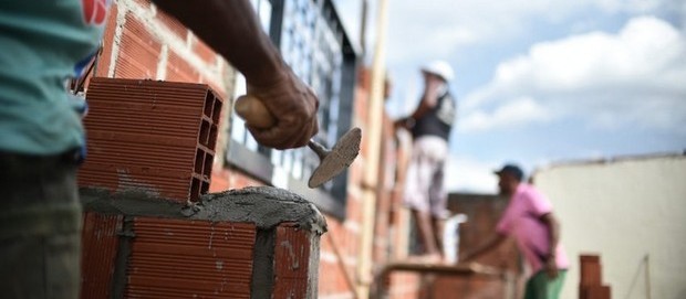 Resíduo urbano sendo transformado em material de construção?