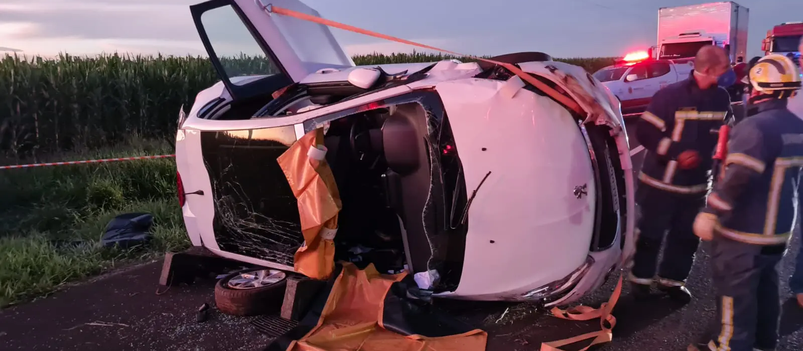 Motorista fica ferida ao capotar carro entre Maringá e Floresta