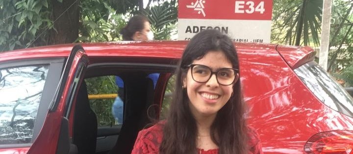 Eleitora com deficiência física enfrenta dificuldade de acessibilidade 