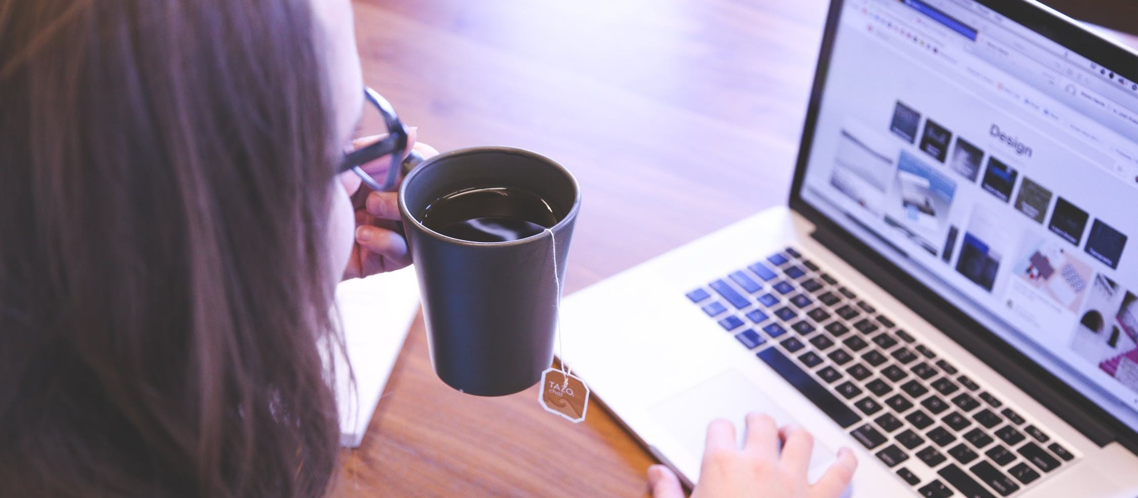 Para as mulheres o home office tem um desafio extra: conciliar o trabalho com a rotina da casa