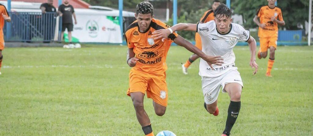 Maringá realiza grande torneio de futebol de base