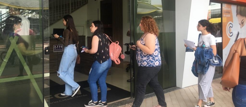 145 mil estudantes fazem as provas do Enem neste domingo (13) no Paraná 