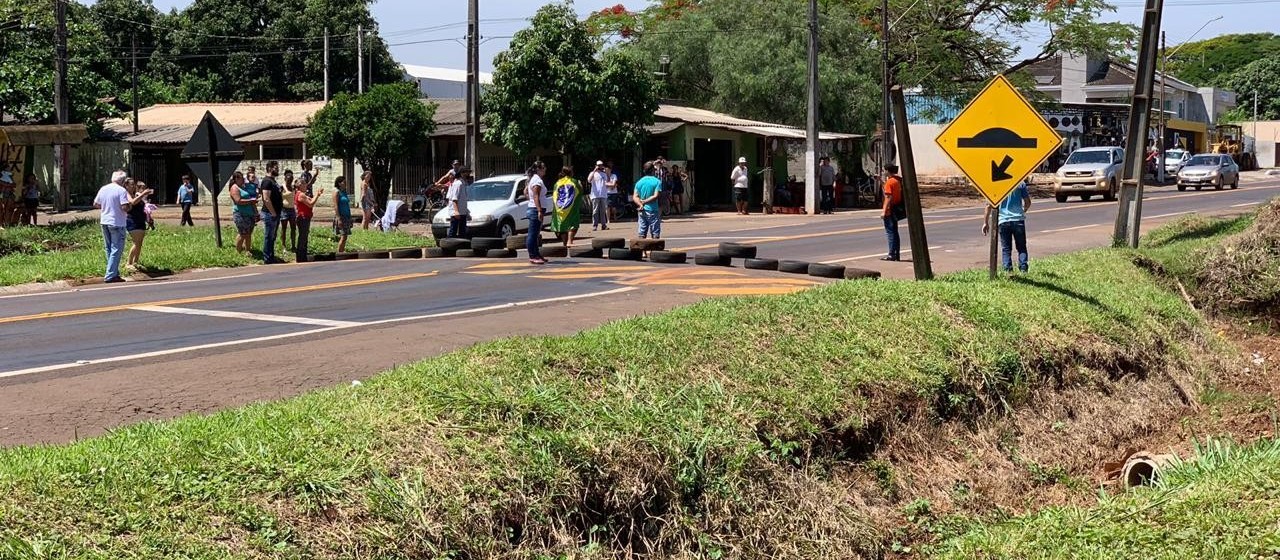 Manifestação bloqueia rodovia entre Maringá e Campo Mourão neste sábado (3)