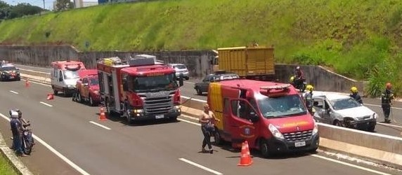 Acidente no Contorno Norte deixa homem e bebê em estado grave