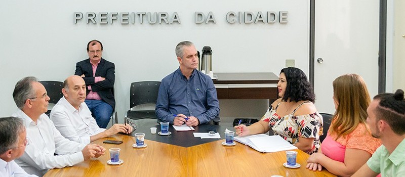 Sindicato se reúne com prefeito e apresenta demandas