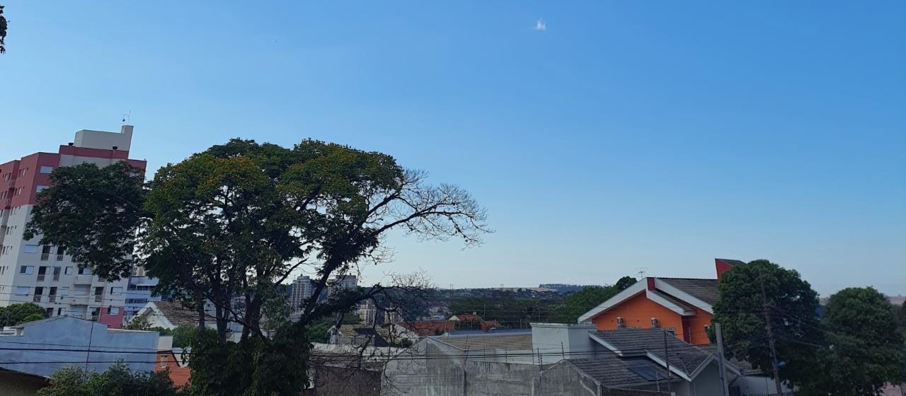 Segunda-feira pós eleições de sol e céu azul em Maringá