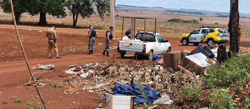 Homem é encontrado morto e com marcas de tiros ao lado de carro em Maringá