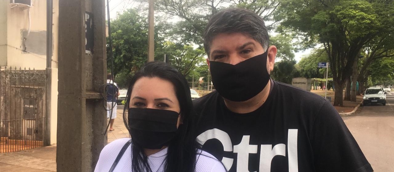 Casal está há uma hora procurando o local de votação