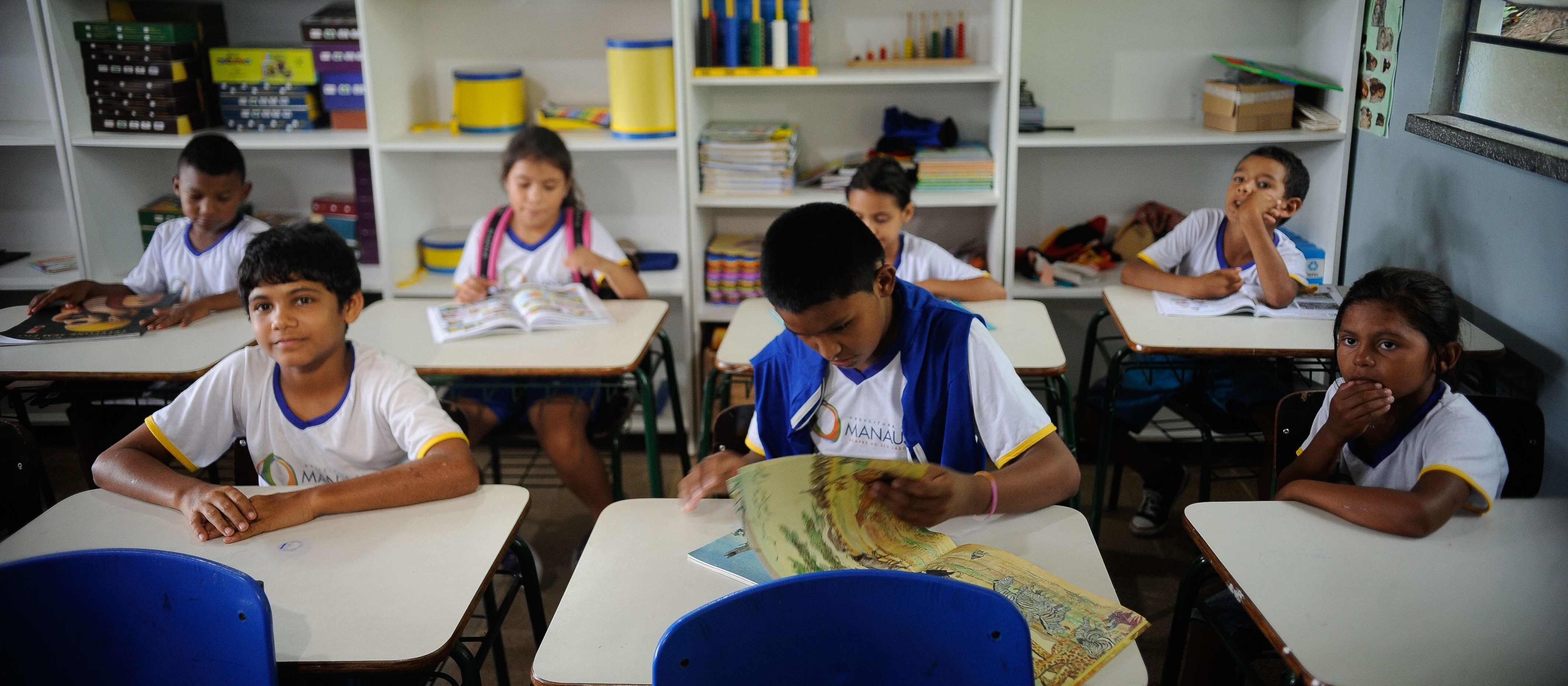 Escola pública encolhe