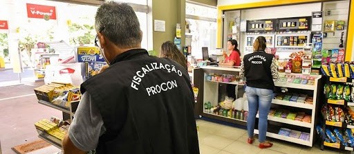 Fiscais do Procon percorrem distribuidoras de álcool em gel nesta terça-feira(17)