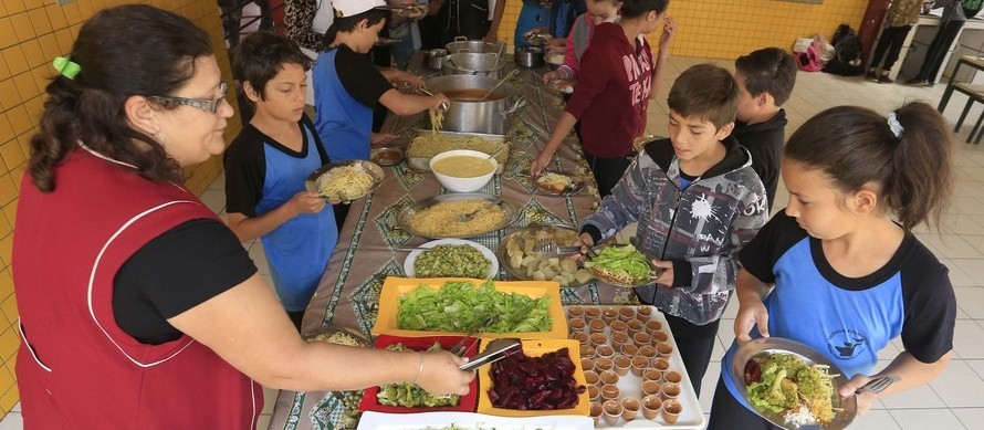 Ministério Público recomenda que seja mantida a merenda nas escolas