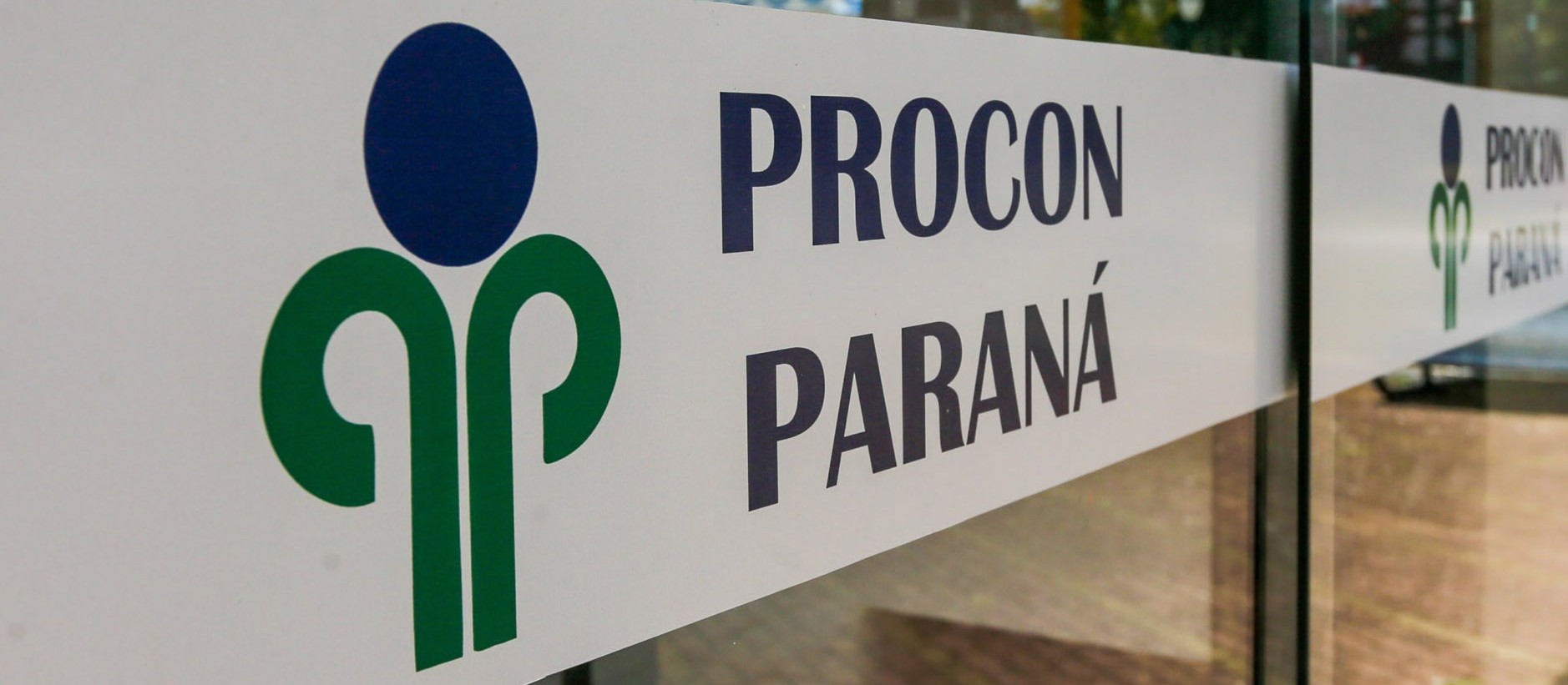 Procon-PR orienta os consumidores sobre o golpe do cartão trocado