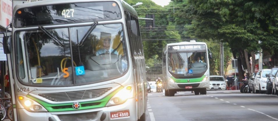 Motoristas de ônibus aceitam proposta das empresas