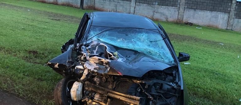 Homem morre em colisão entre carro e carreta na PR-317