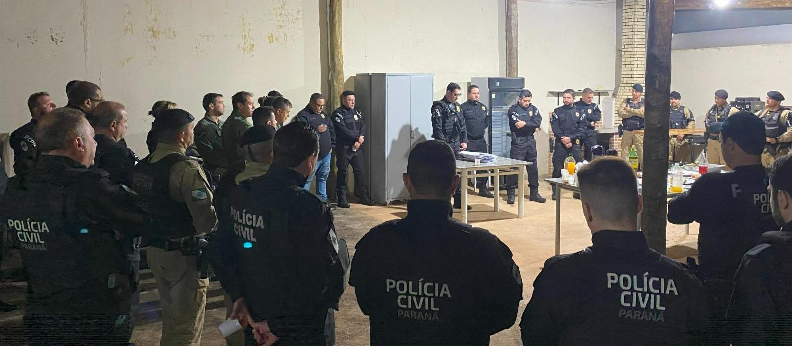 Dez pessoas são presas em operação contra o tráfico de drogas