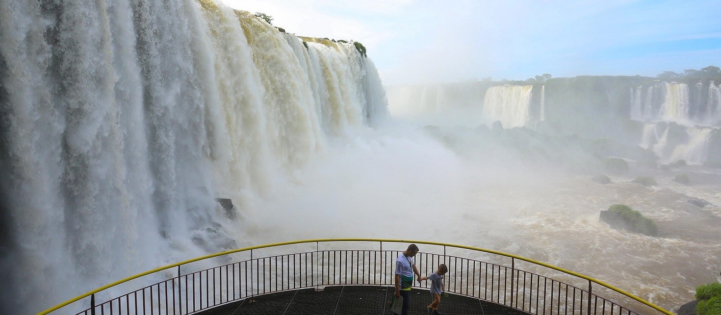 Vazão d’água das Cataratas está cinco vezes acima do normal