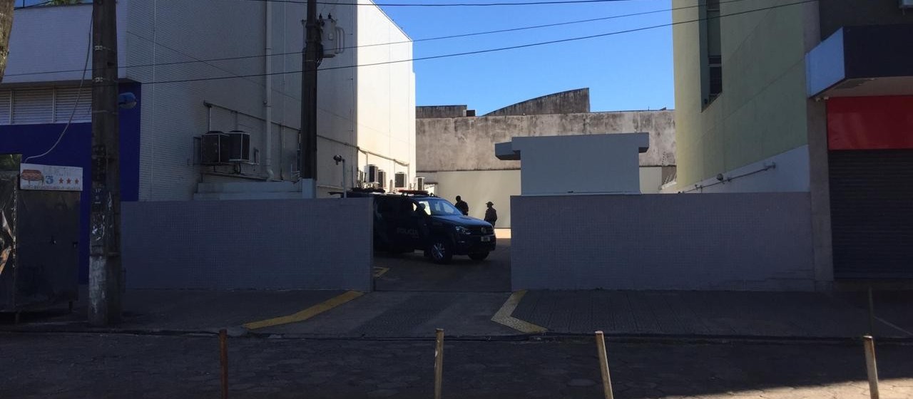 Sacola suspeita de ter bomba dentro tinha colher e outros itens