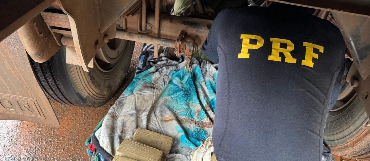 PRF apreende quase 70 kg de pasta base de cocaína na PR-323