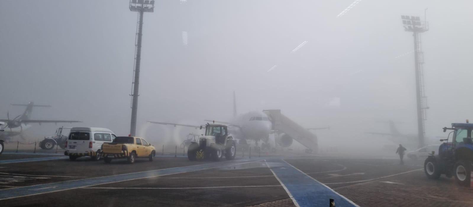 Por causa de nevoeiro, aeroporto de Maringá opera por instrumentos