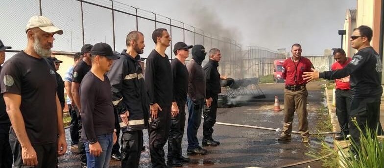 Agentes penitenciários concluem curso de brigadistas