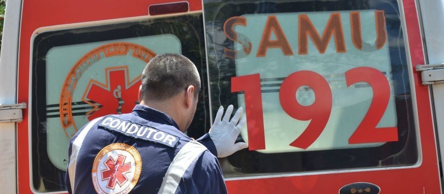 Idoso é atropelado por carro e socorrido em estado grave em Maringá