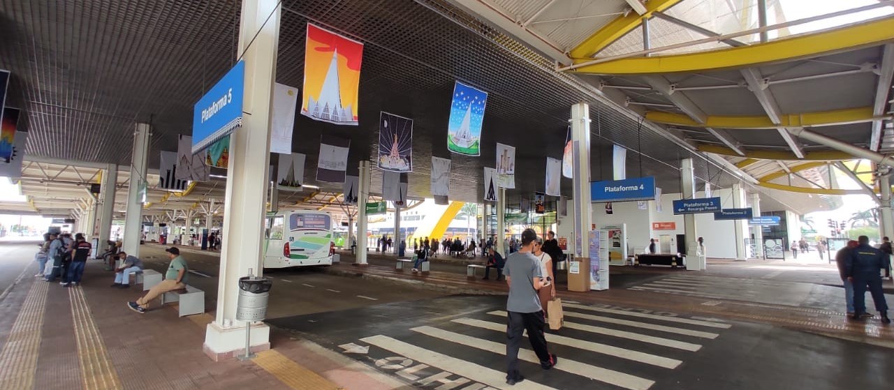 Terminal Urbano recebe obras de artistas locais