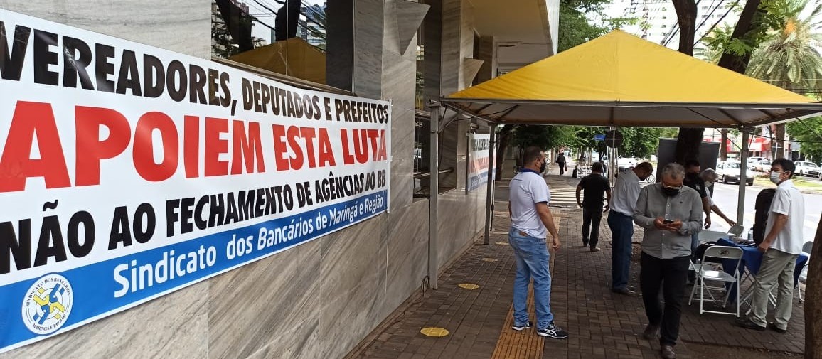 Sindicato dos bancários de Maringá protesta pela terceira vez este mês