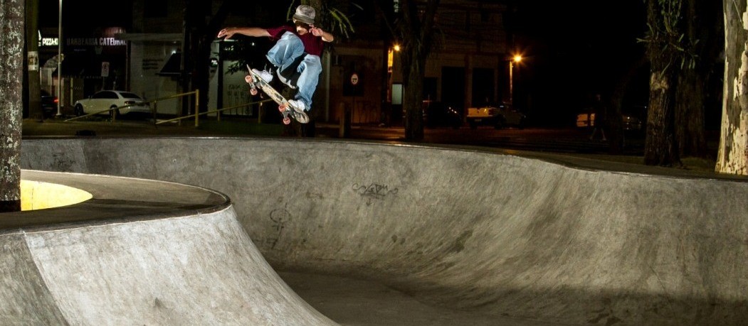 Homem cai do skate e fica em estado grave em Maringá