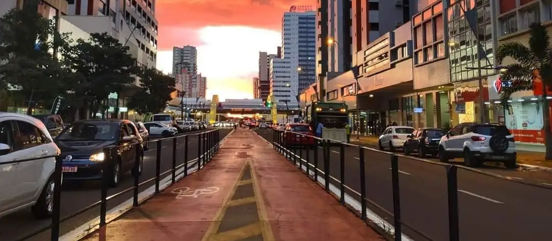 Tempo segue parcialmente nublado e ainda há previsão de chuva em Maringá neste sábado (19)