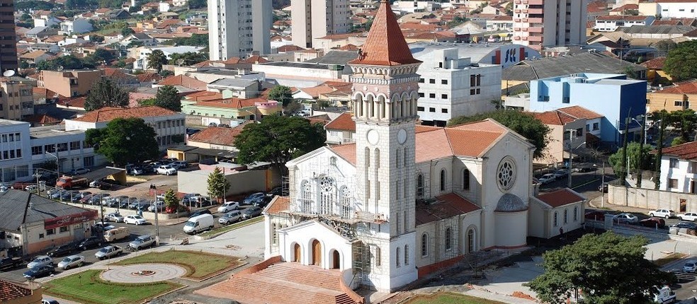 Cornélio Procópio publica decreto proibindo festas de carnaval