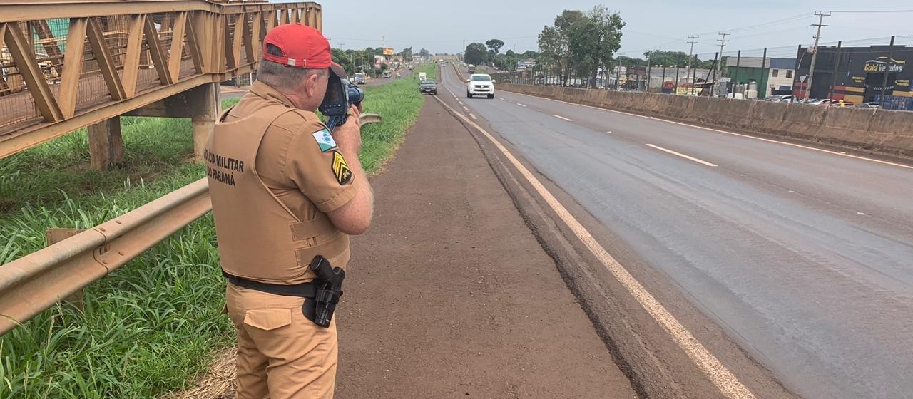 Em menos de uma hora, 24 veículos são flagrados acima da velocidade