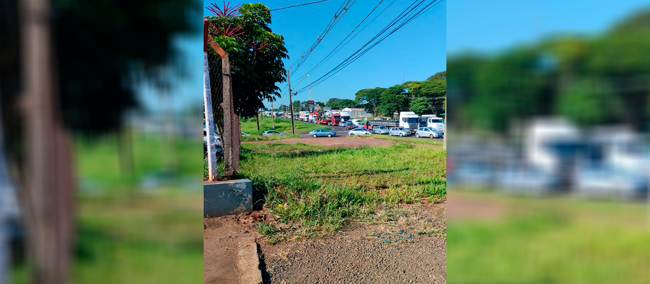 Foto enviada por ouvinte mostra congestionamento na PR-317