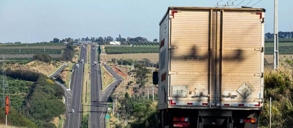 EPR Paraná faz intervenções noturnas na BR 376, entre Maringá e Sarandi; saiba o que já fez no Lote 4