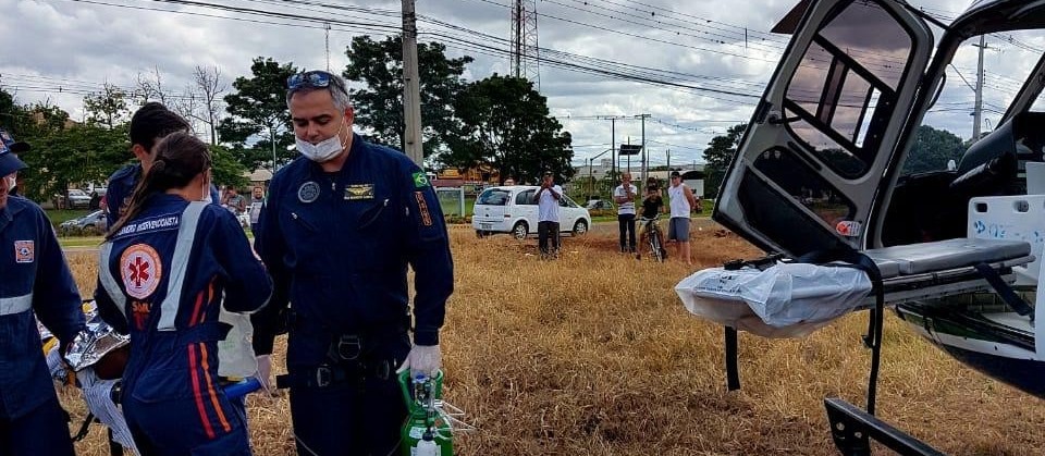 Homem cai de telhado enquanto limpava calha em Marialva