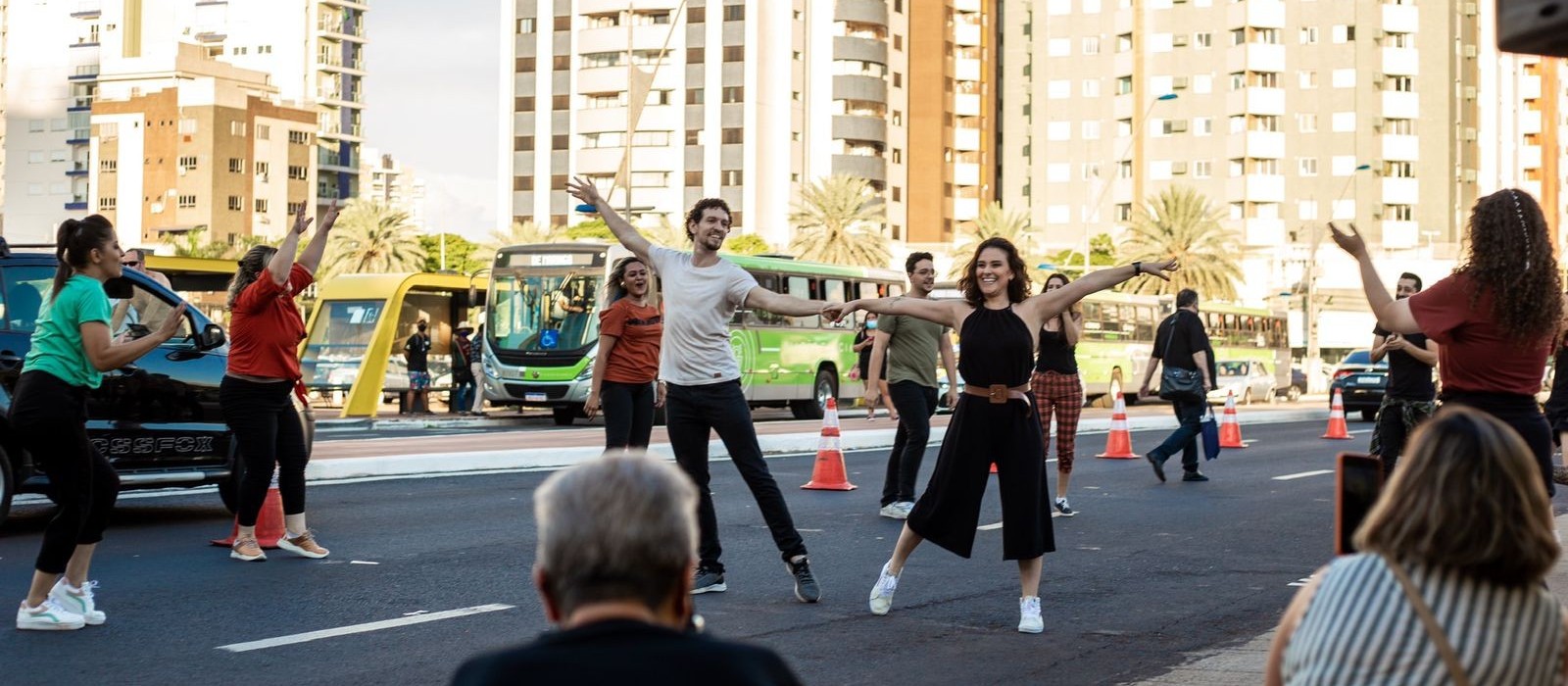 Projeto vai levar dança de salão a pontos turísticos de Maringá 