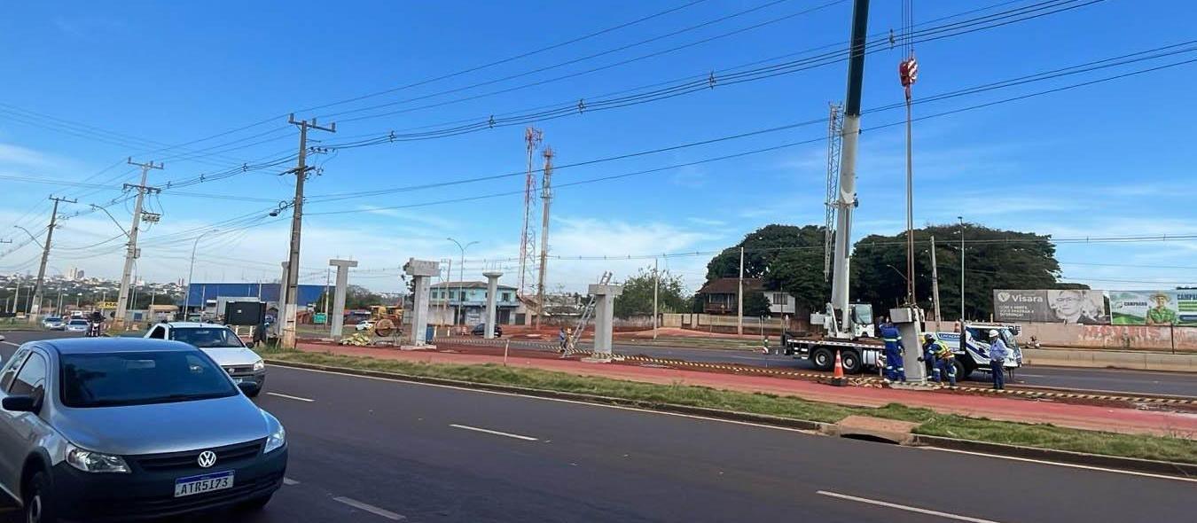 Lançamento de vigas vai alterar tráfego na PR-317 em Campo Mourão no sábado